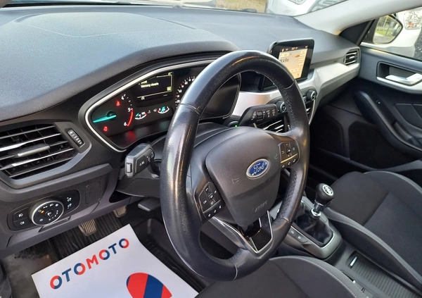 Ford Focus cena 46900 przebieg: 177000, rok produkcji 2018 z Swarzędz małe 407